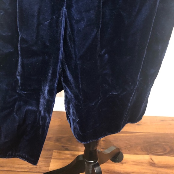 70s-80s Vintage Donna Morgan Blue Velvet V-neck Sequin Shoulder Dress - Picture 12 of 15